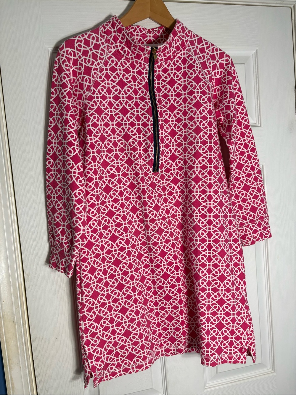 Tracy Negoshian Hot Pink and White Geometric Long Sleeve Tunic Dress